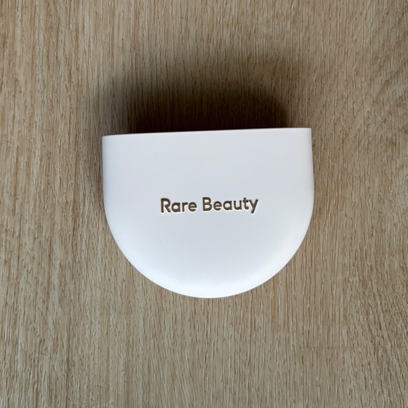 Rare Beauty - True to myself tinted pressed powder - BUFF - Picture 2 of 2